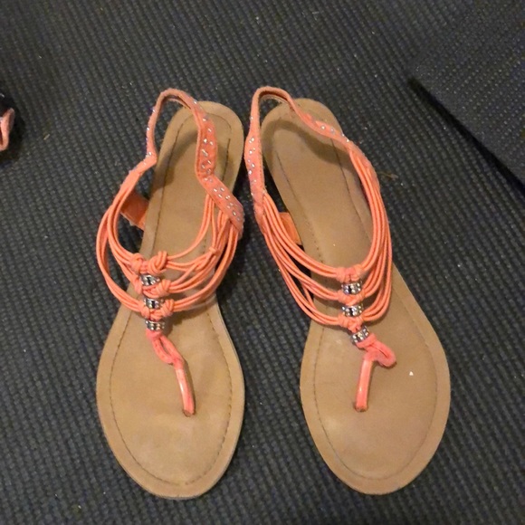 Gently used sandals - Picture 1 of 5